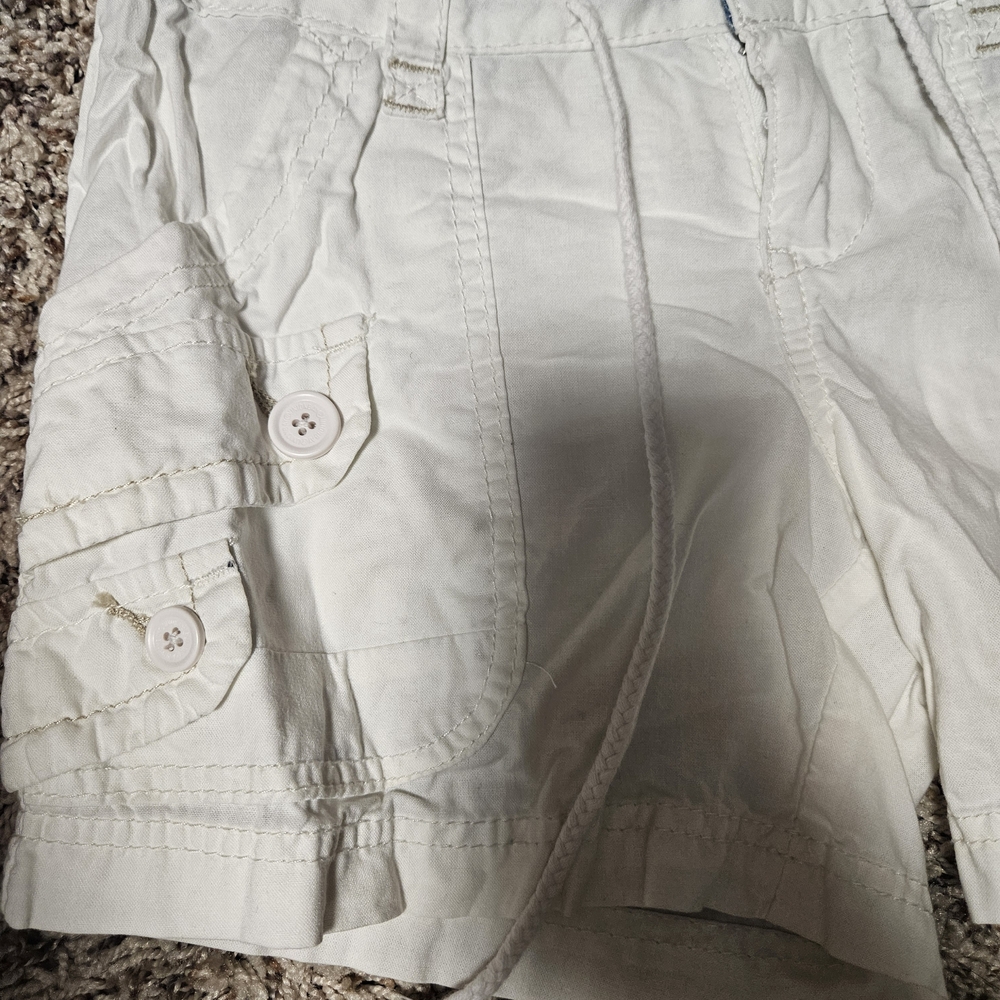 UNIONBAY Women's White Cargo Shorts - Picture 2 of 8